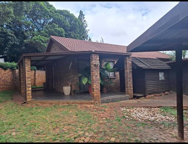 3 BEDROOM TOWNHOUSE FOR SALE IN FAERIE GLEN